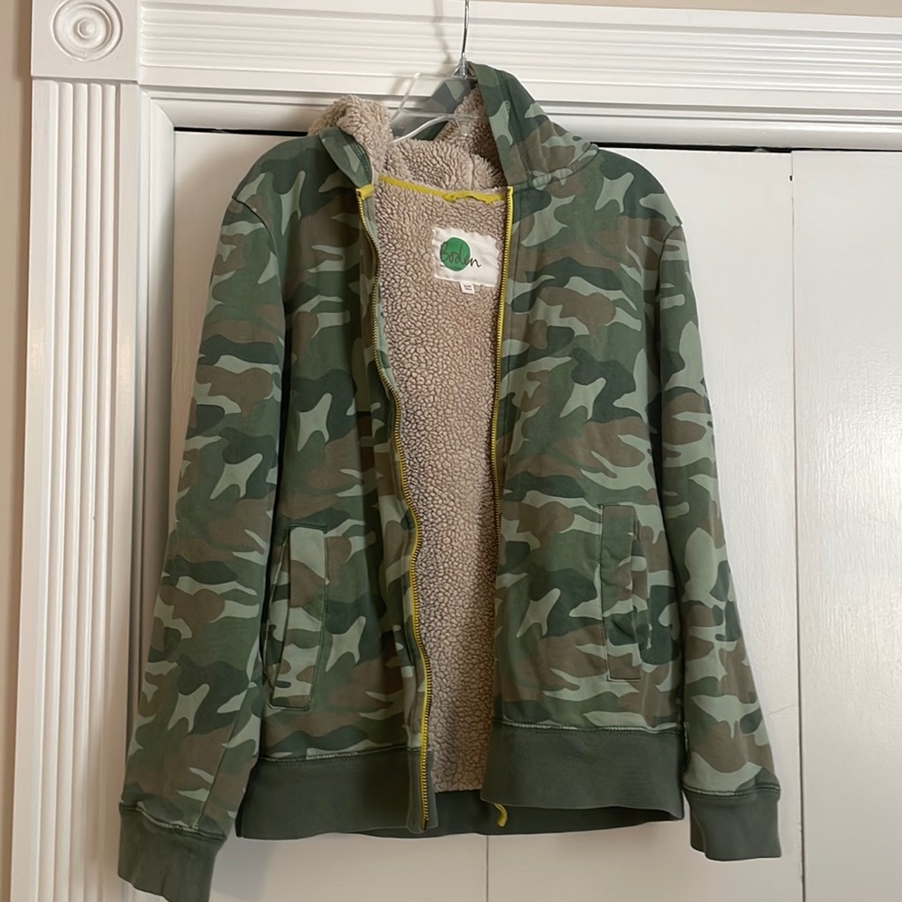 Mini Boden Sherpa lined camo sweatshirt